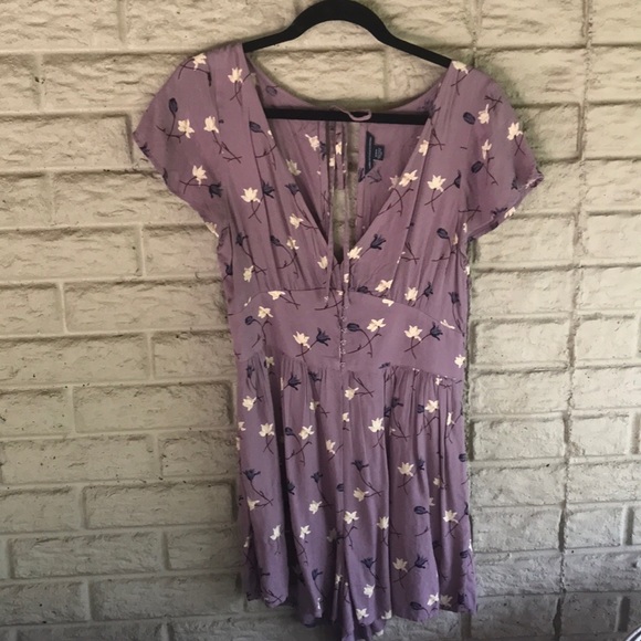 American Eagle Outfitters Pants - Like New!! American Eagle Romper 🦅